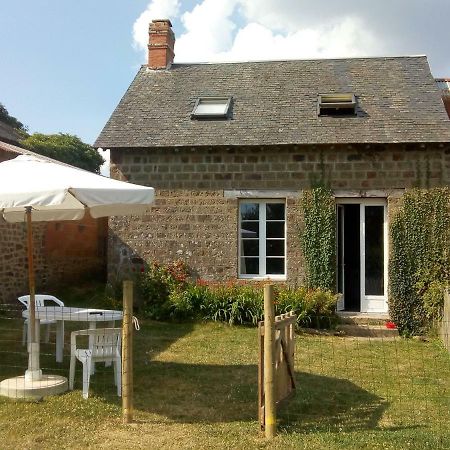 Le Domaine Villa Saint-Symphorien-des-Monts Exterior photo